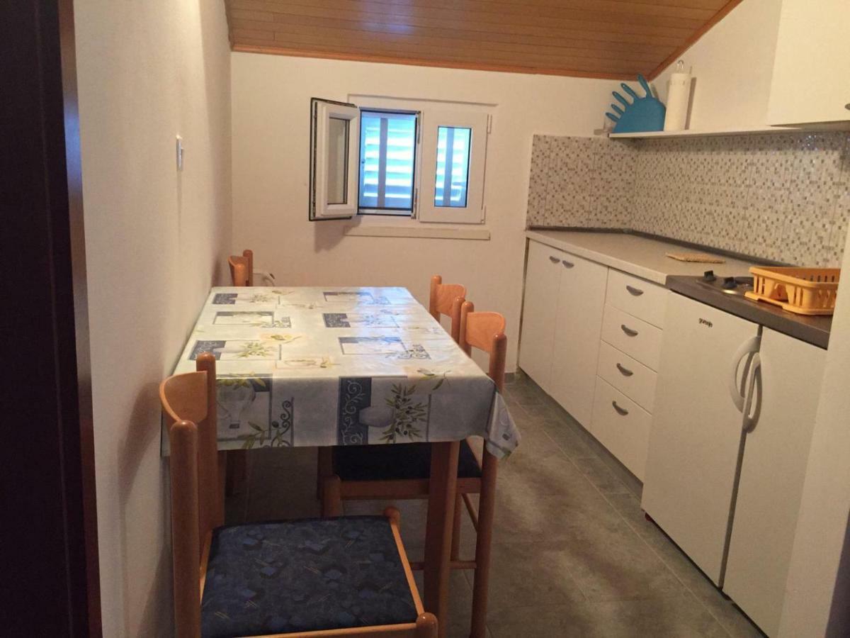 Apartmani Atila Damir โอมิช ภายนอก รูปภาพ