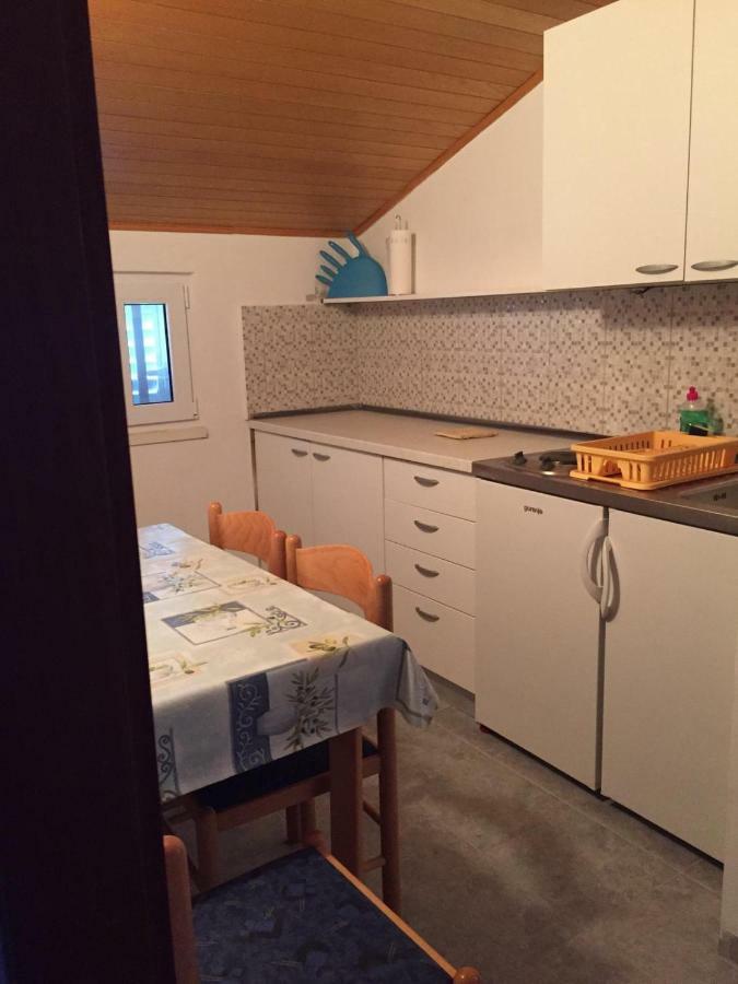 Apartmani Atila Damir โอมิช ภายนอก รูปภาพ